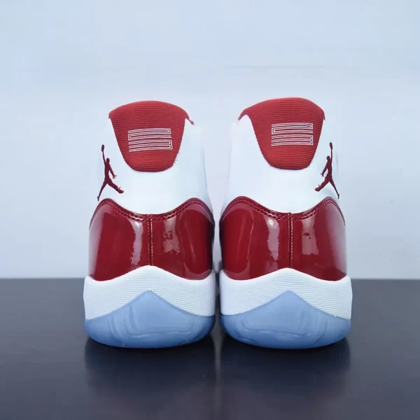 Air Jordan 11 ‘Cherry’ Varsity Red CT8012-116 (2022)